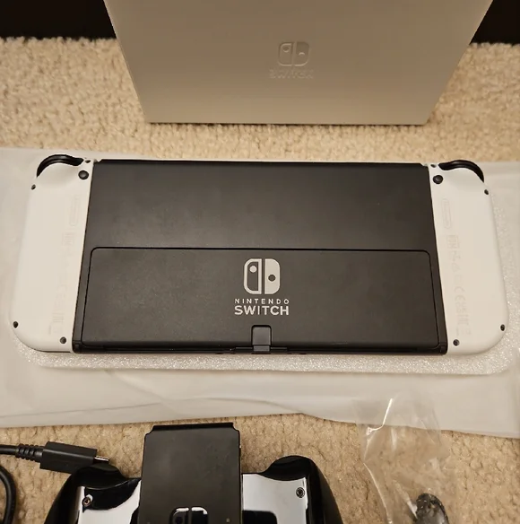 Nintendo Switch White OLED Console | Charging Dock, HDMI, Games, Ergonomic Case - Picture 6 of 10
